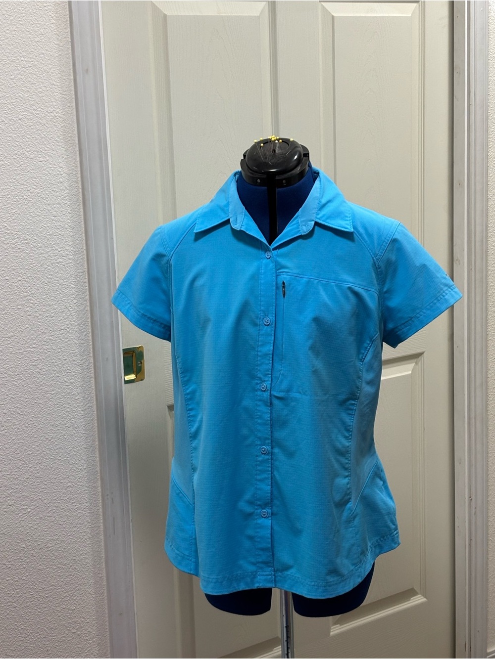 Columbia Sportswear shirt, omni-shade, size XL, blue